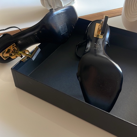 SAINT LAURENT OPYUM SANDALS IN PATENT LEATHER WITH GOLD-TONE HEEL - Picture 8 of 8